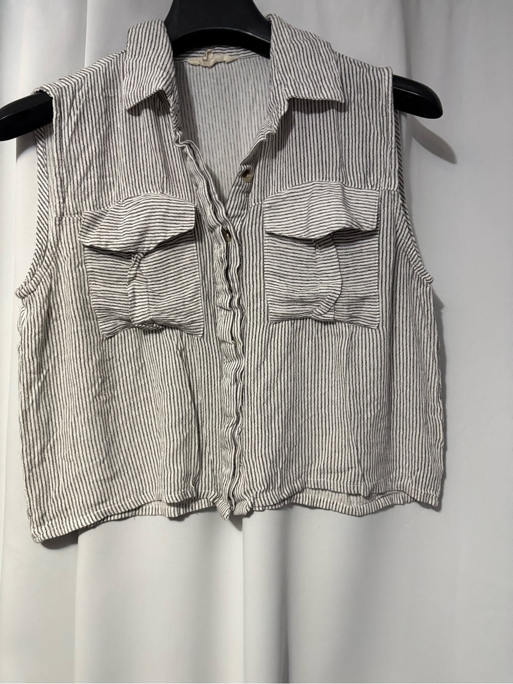 Sleeveless Striped Button-Down Shirt - Black/White